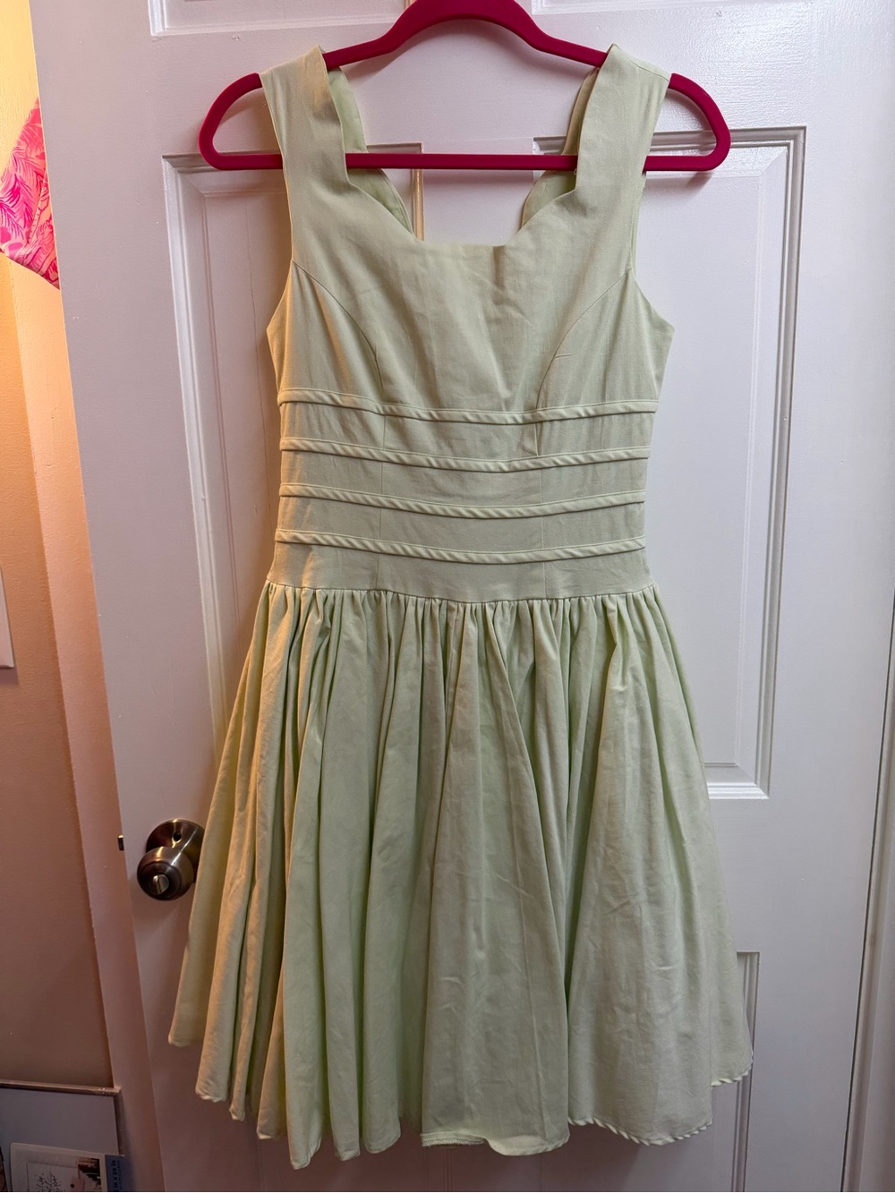 Women’s Pale Green Sleeveless Fit-and-Flare Dress